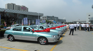 大連出租車減免“份子錢” 道路貨運企業(yè)配“服務(wù)秘書”